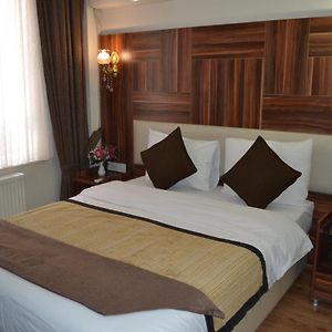 Camera standard con letto king size